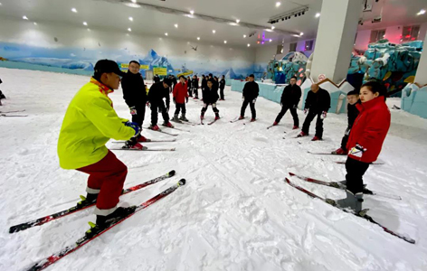 滑雪团建拓展活动